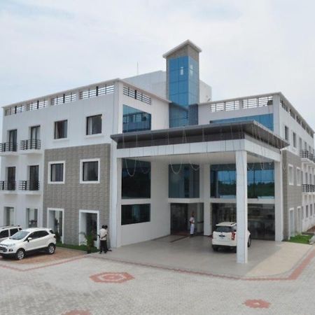 Chandra Royal Inn Веланканни Экстерьер фото