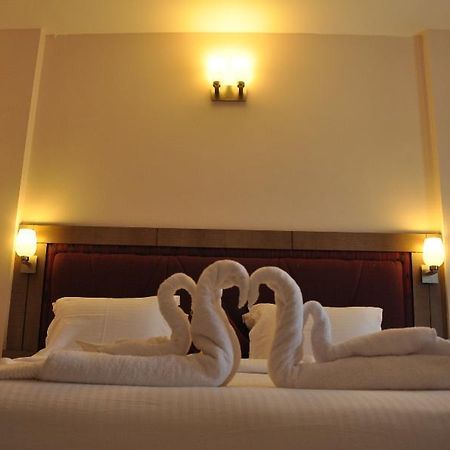 Chandra Royal Inn Веланканни Экстерьер фото
