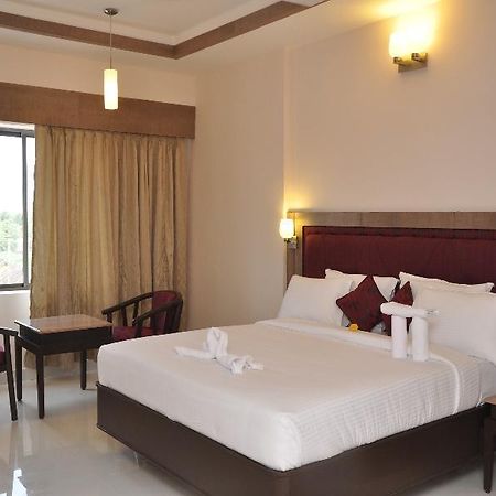 Chandra Royal Inn Веланканни Экстерьер фото