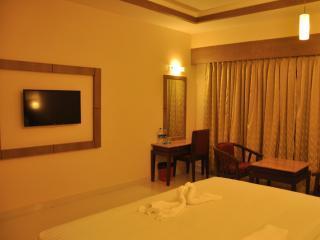 Chandra Royal Inn Веланканни Экстерьер фото