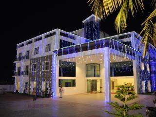 Chandra Royal Inn Веланканни Экстерьер фото
