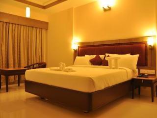 Chandra Royal Inn Веланканни Экстерьер фото