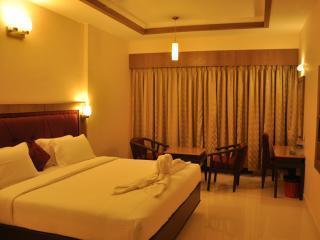 Chandra Royal Inn Веланканни Экстерьер фото
